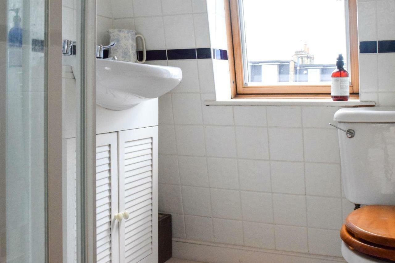 3 Bedroom Family House With A Superb Kitchen And Garden Londen Buitenkant foto