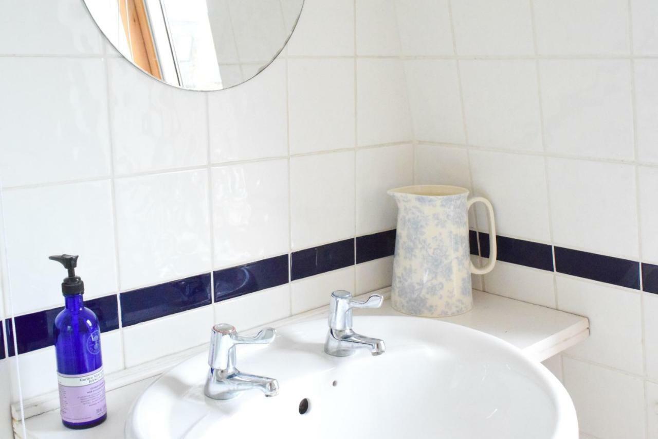 3 Bedroom Family House With A Superb Kitchen And Garden Londen Buitenkant foto