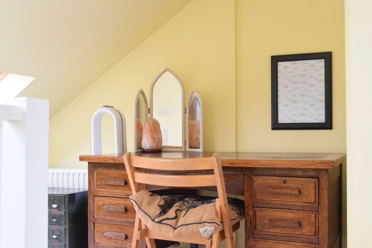 3 Bedroom Family House With A Superb Kitchen And Garden Londen Buitenkant foto