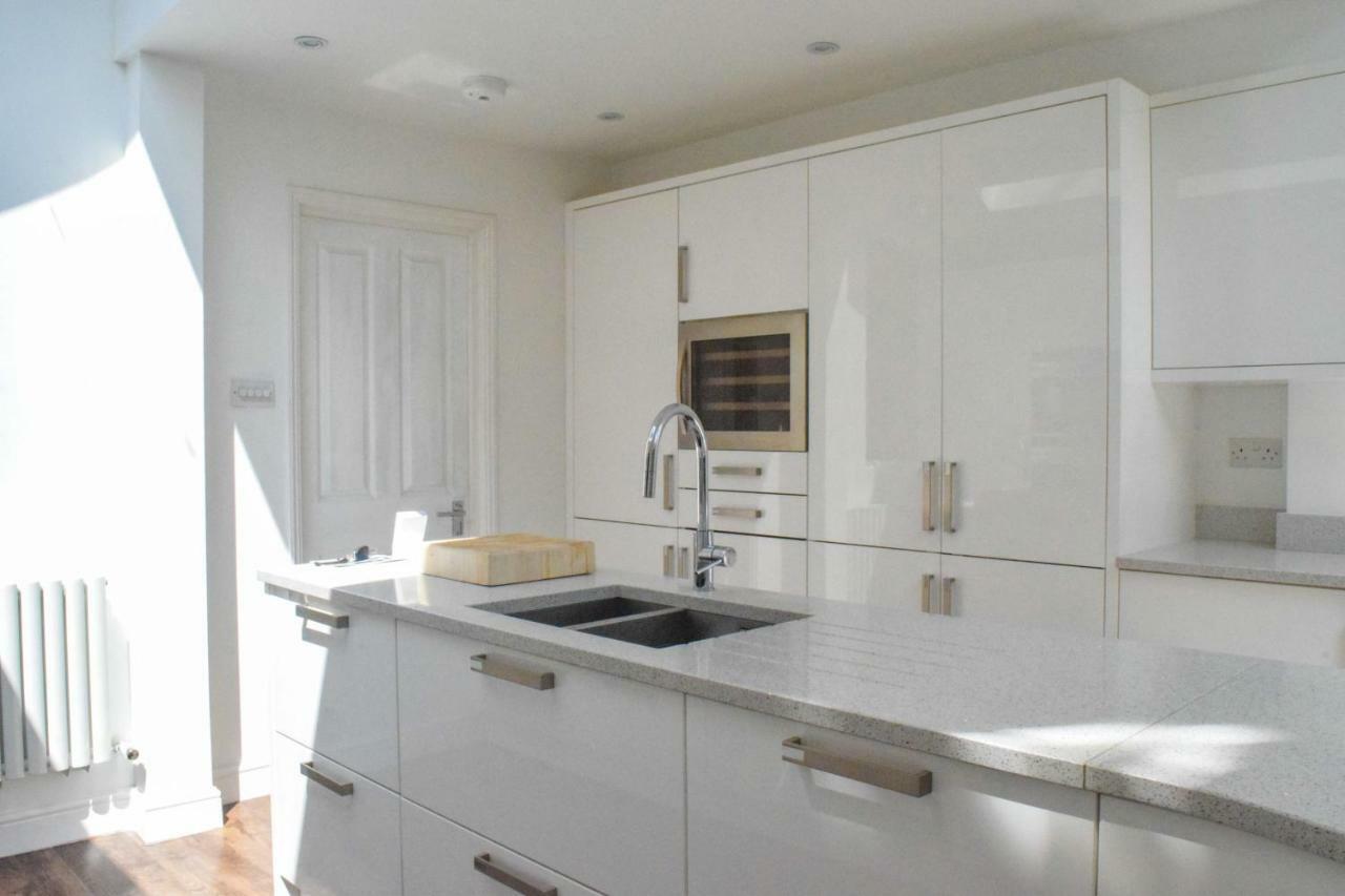 3 Bedroom Family House With A Superb Kitchen And Garden Londen Buitenkant foto