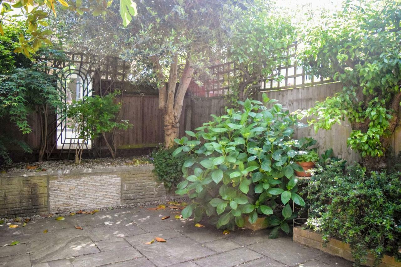 3 Bedroom Family House With A Superb Kitchen And Garden Londen Buitenkant foto